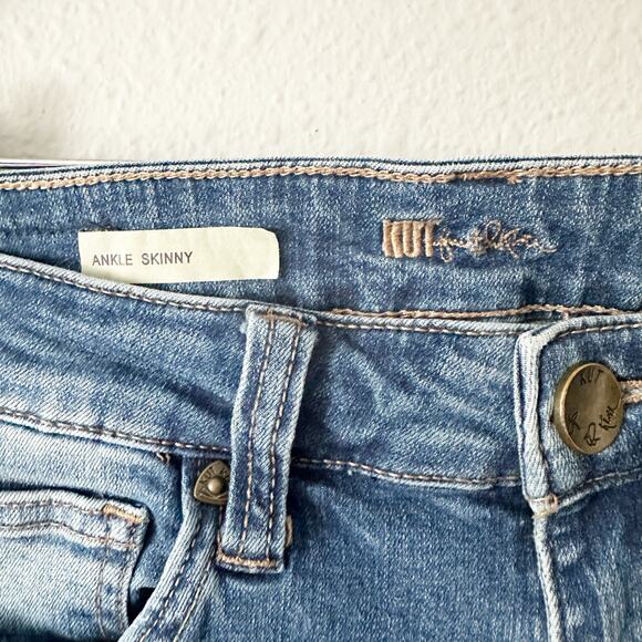 Kut from the Kloth Skinny Crochet Lace Floral Blue Jeans Women’s‎ Size 4 - Picture 3 of 12